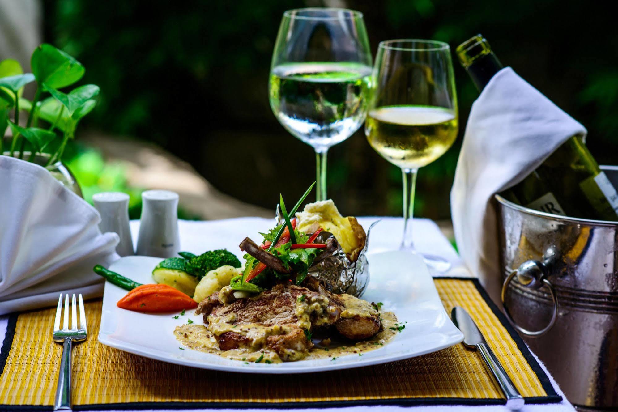 Charming Angkor Resort & Spa เสียมราฐ ภายนอก รูปภาพ