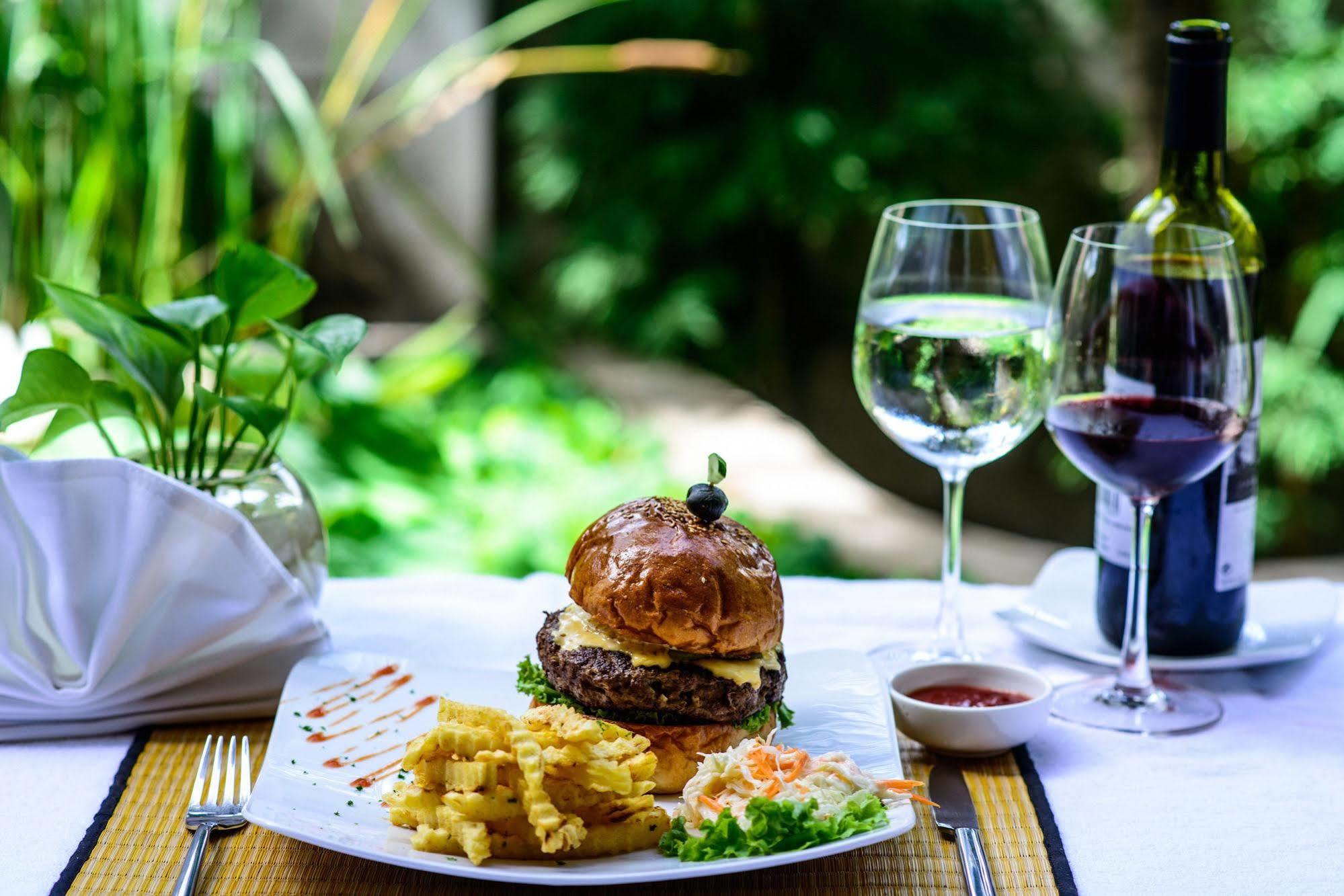 Charming Angkor Resort & Spa เสียมราฐ ภายนอก รูปภาพ